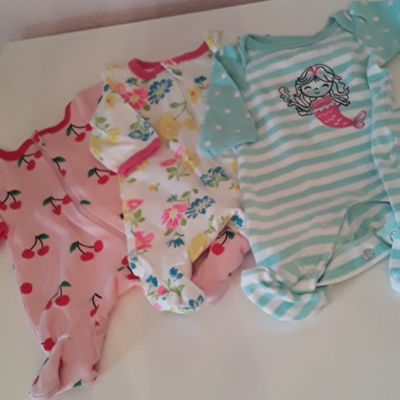 Set of onsies - Picture 1 of 5